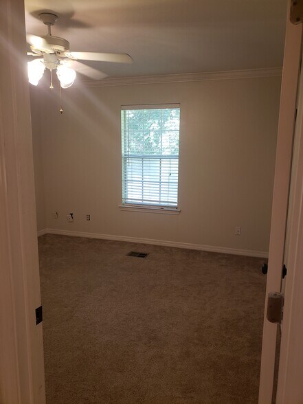 Building Photo - 1301 Treasure Cove