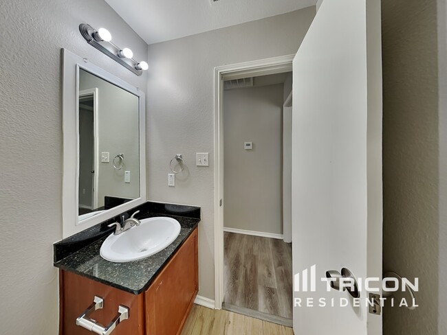Building Photo - 1602 Canary Island Ct