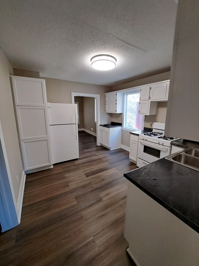 Building Photo - 22 First St