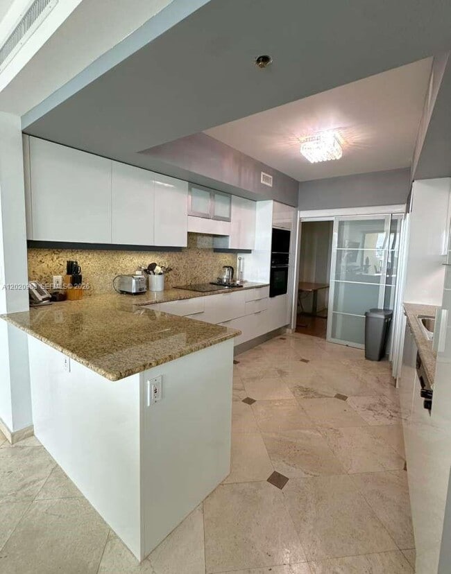Building Photo - 1455 Ocean Dr