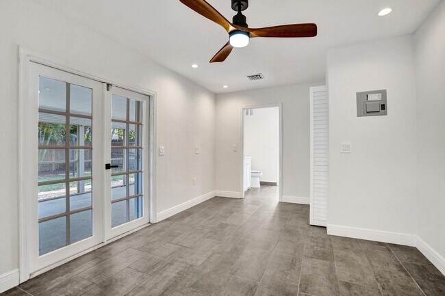 Building Photo - 618 Lindell Blvd