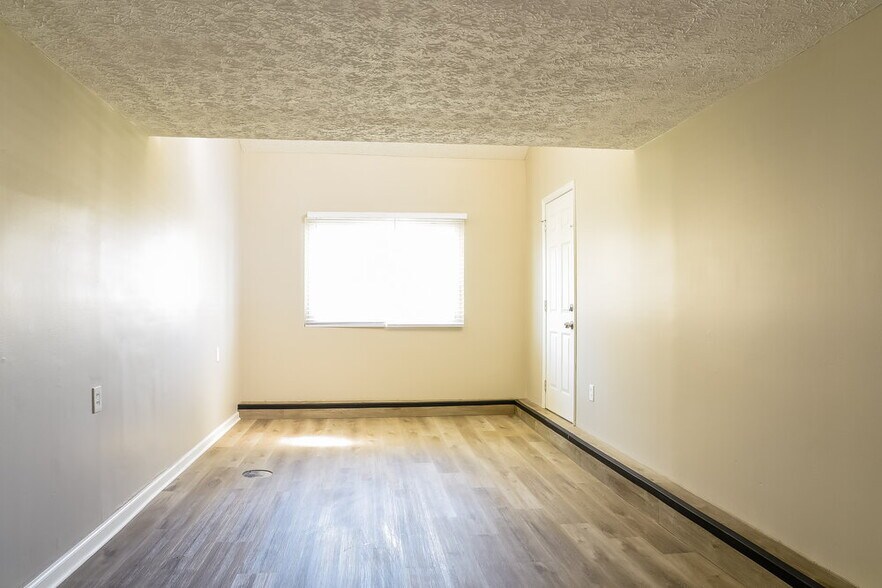 Building Photo - 1123 Lockwood Rd