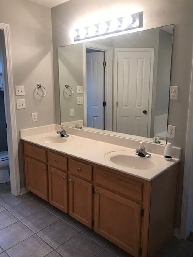 Building Photo - 3 Bed 2 Bath in Remington Estates