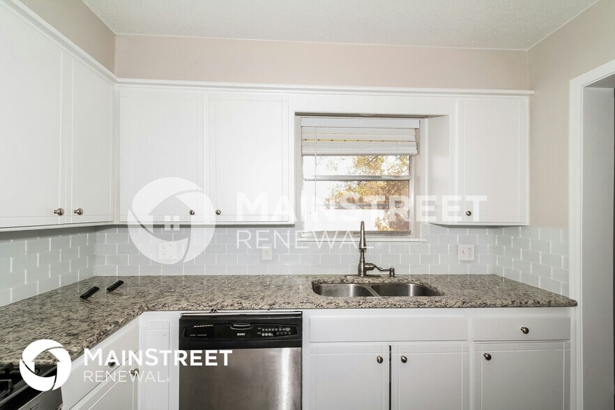 Building Photo - 3709 Chetwood Dr