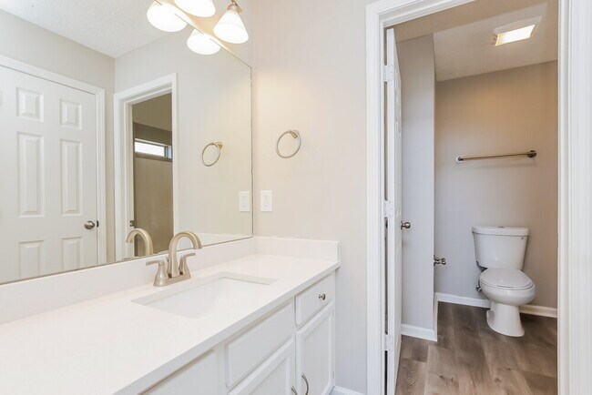 Building Photo - 3521 Glenfalls Dr