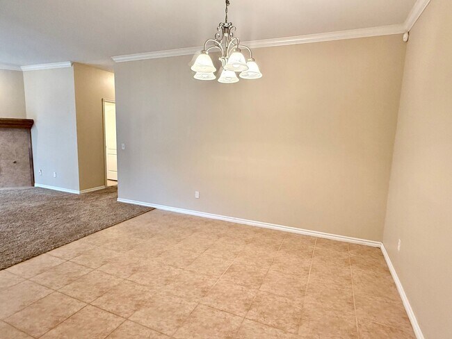 Building Photo - Cute 3 Bed Duplex In Yukon