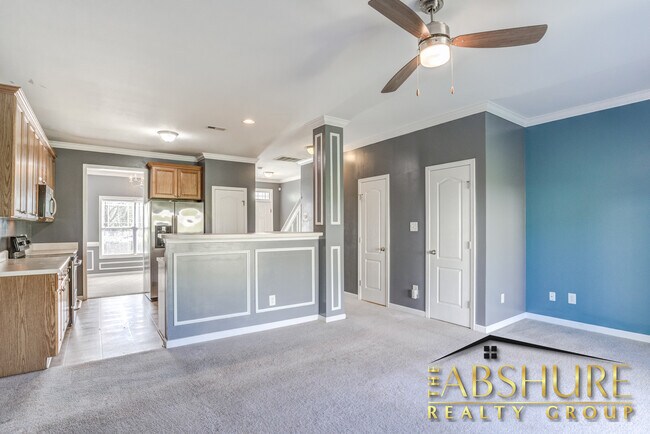 Building Photo - 2136 Sunny Cove Dr