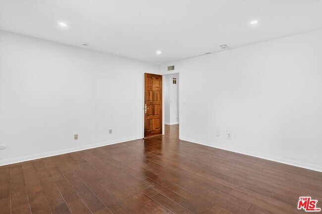 Building Photo - 3713 Dellvale Pl