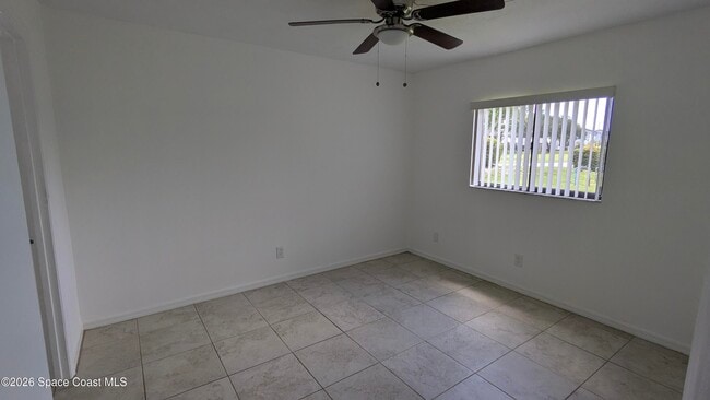 Building Photo - 1606 University Ln