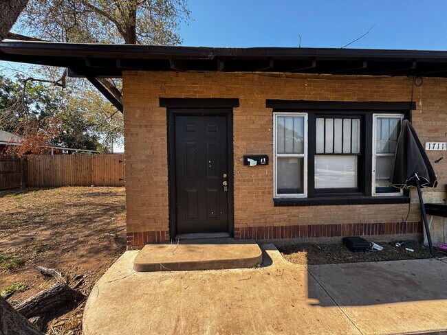Primary Photo - 1711 14th St