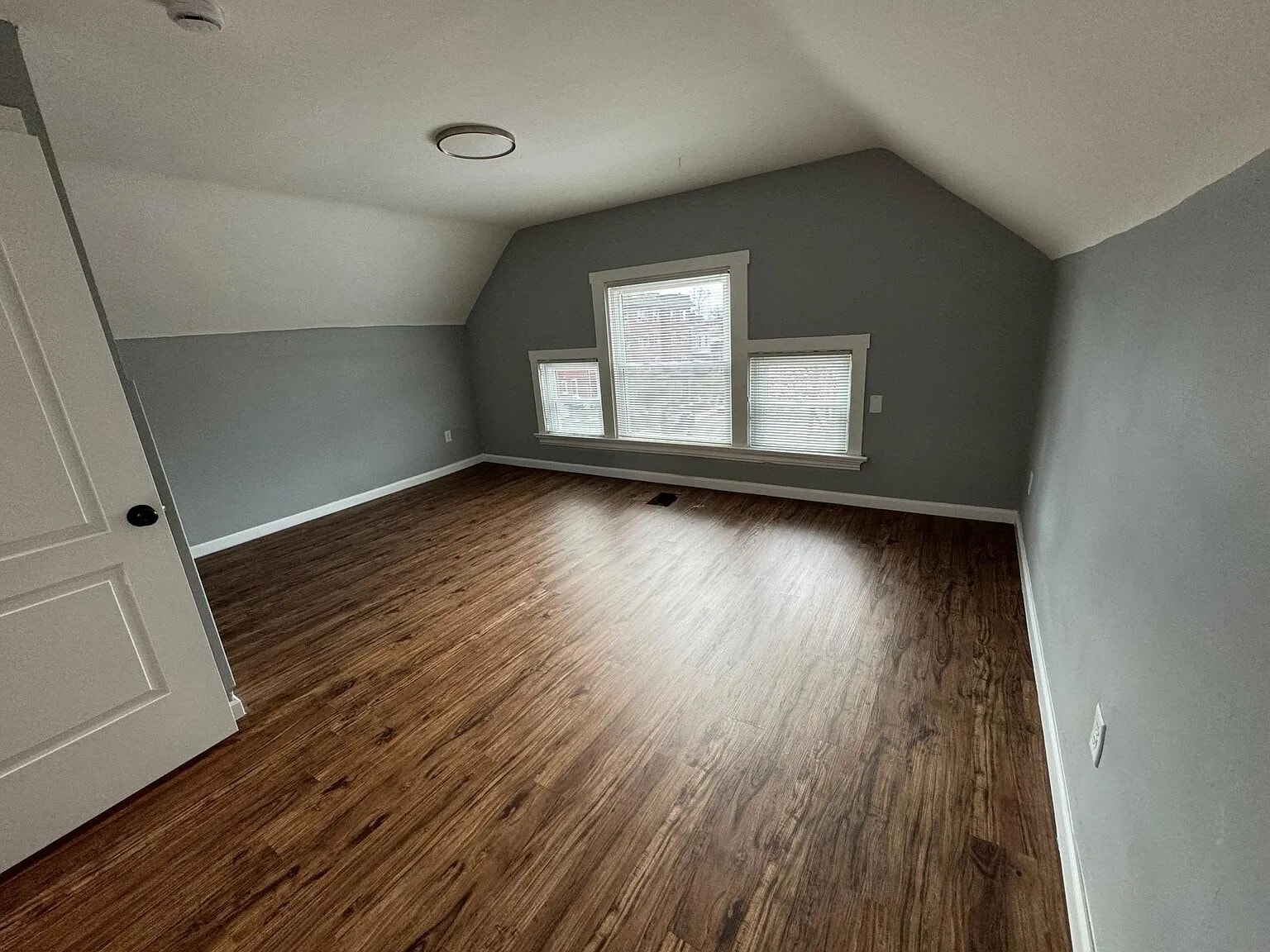 Building Photo - 2600 Melrose Ave