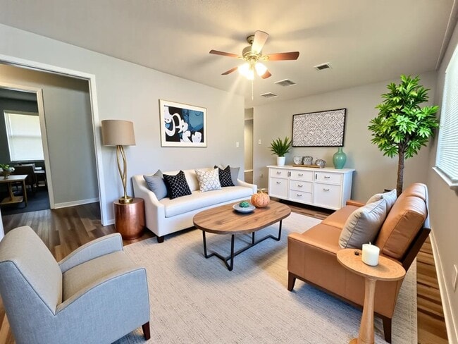 Building Photo - 114 Willow Loop