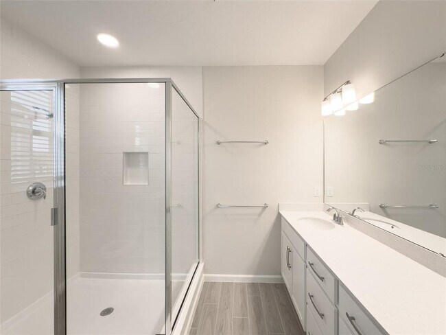 Building Photo - 640 Pothos St