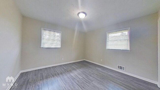 Building Photo - 1006 Longleaf Dr