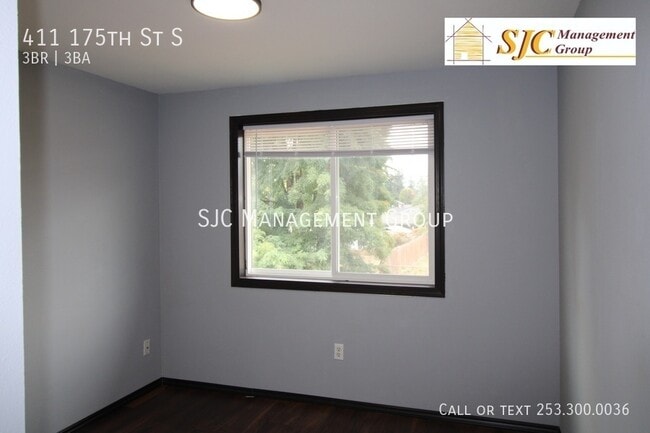Building Photo - 411 175th St S