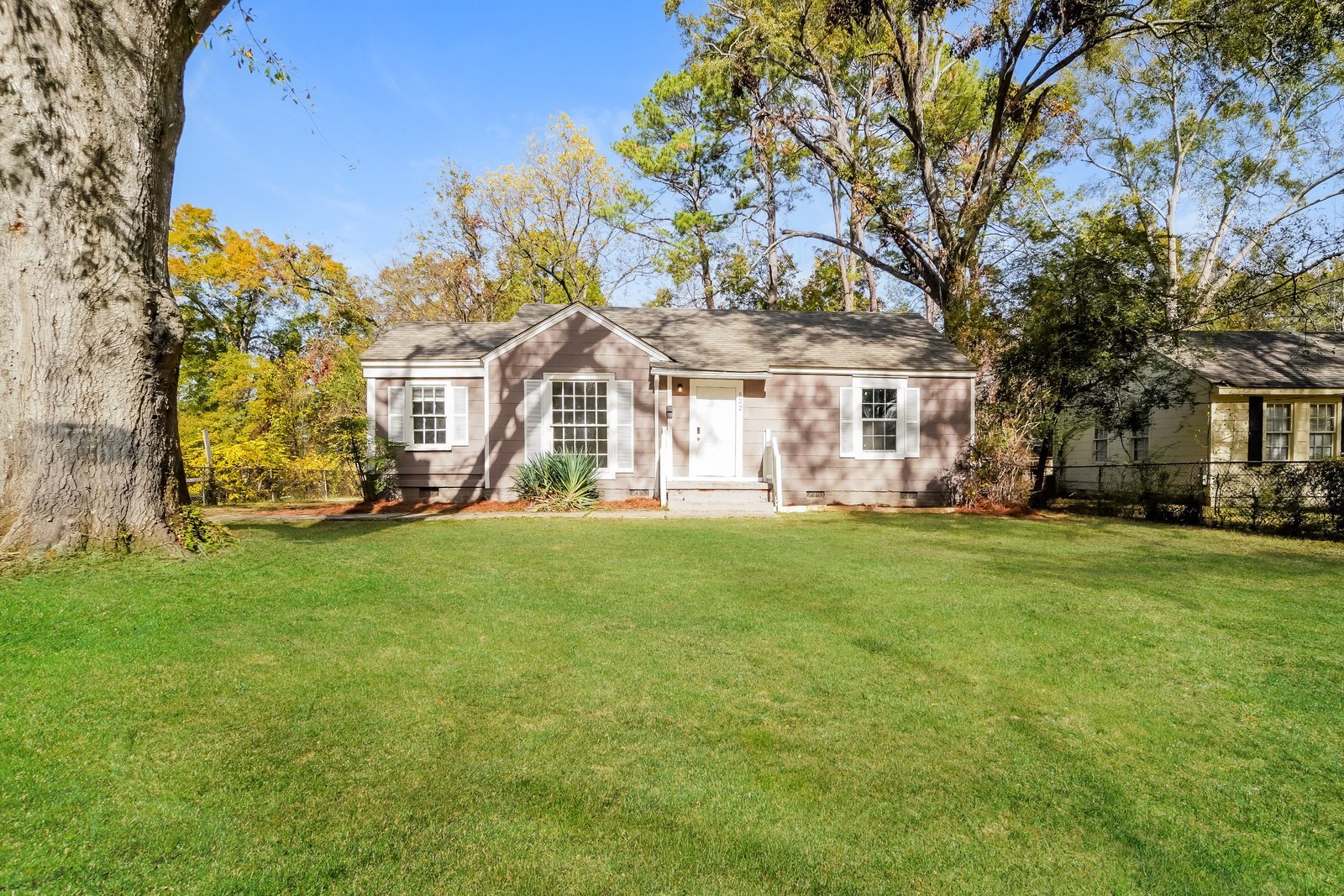 Building Photo - 522 Woodbury Rd