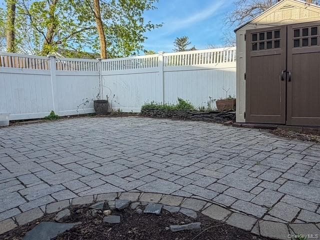 Building Photo - 25 W Church St