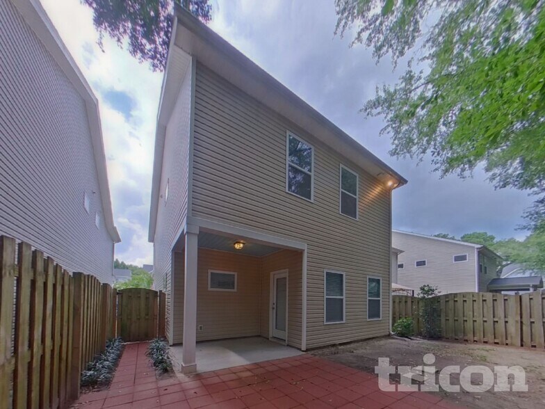 Building Photo - 250 Harvest Glen Ln