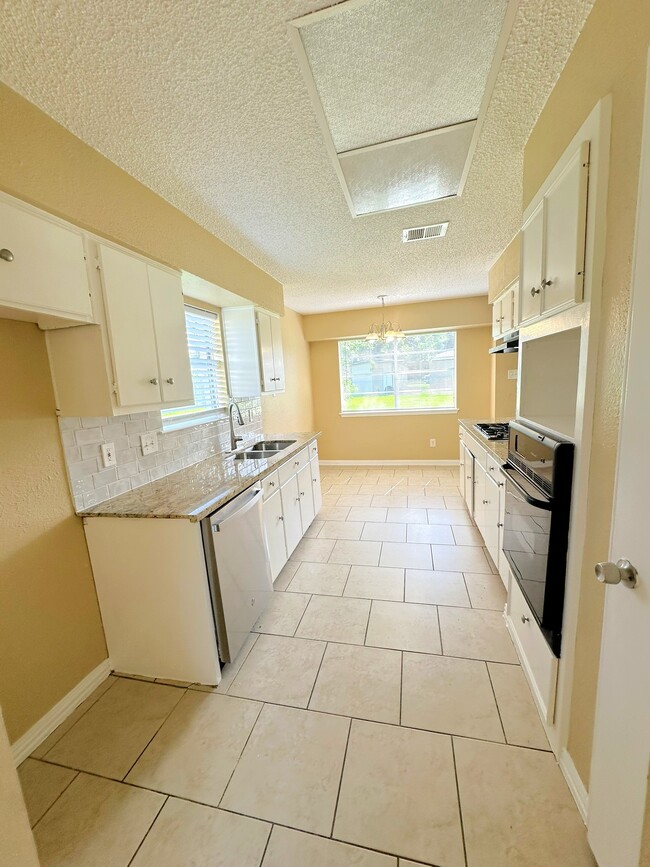 Building Photo - 12210 Roandale Dr