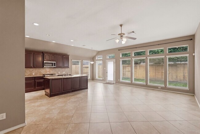 Building Photo - 2935 Fair Chase Dr