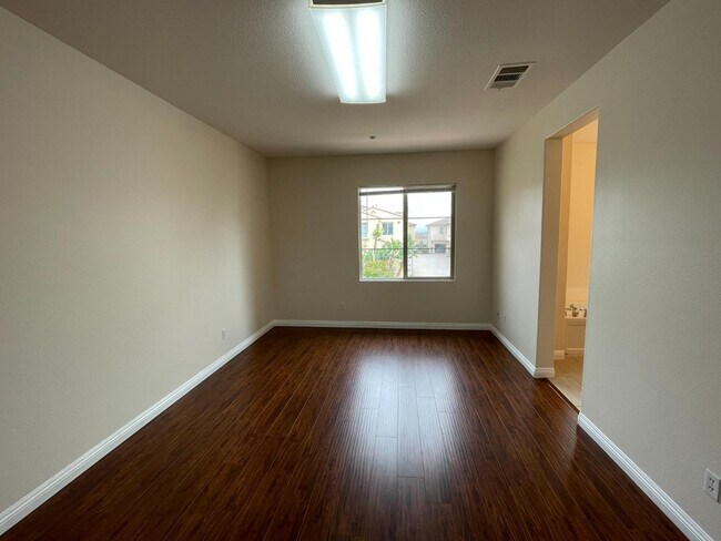 Building Photo - 2208 Pasadena Ct
