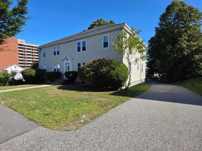 Building Photo - 110 Clay St