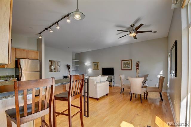 Building Photo - 5677 S Park Pl