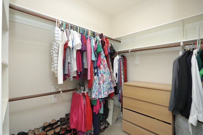 Building Photo - 18123 Quarry Vale Dr