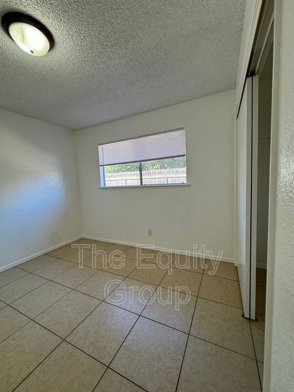 Building Photo - 2023 S Tracy Ct