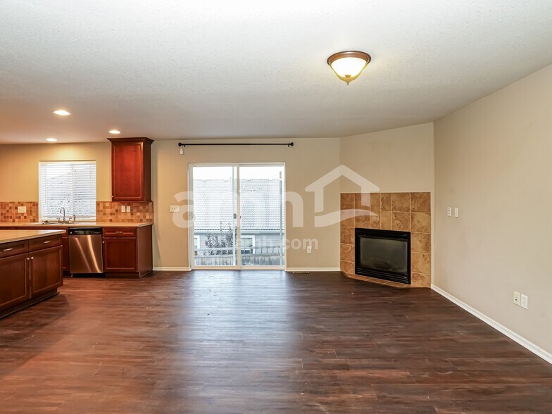 Building Photo - 1852 Quartz St