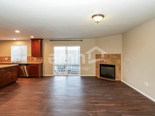 Building Photo - 1852 Quartz St