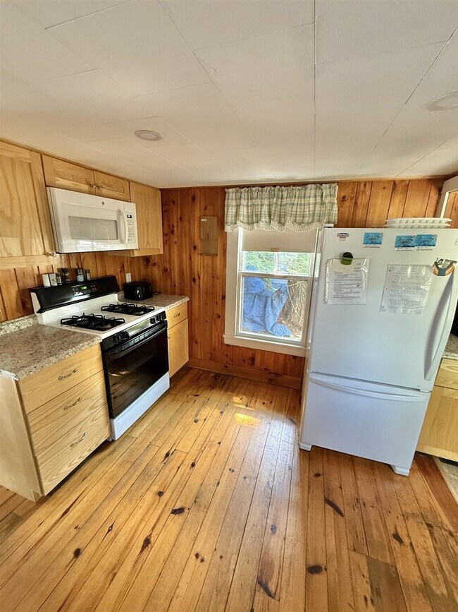 Building Photo - 66 Sebago Rd