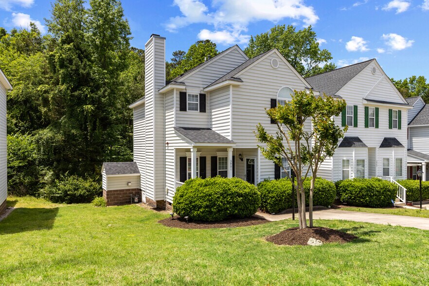 Building Photo - 3901 Charleston Park Dr