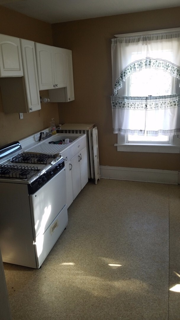 Building Photo - Willmar 2/1 Upper apt available.  Great lo...