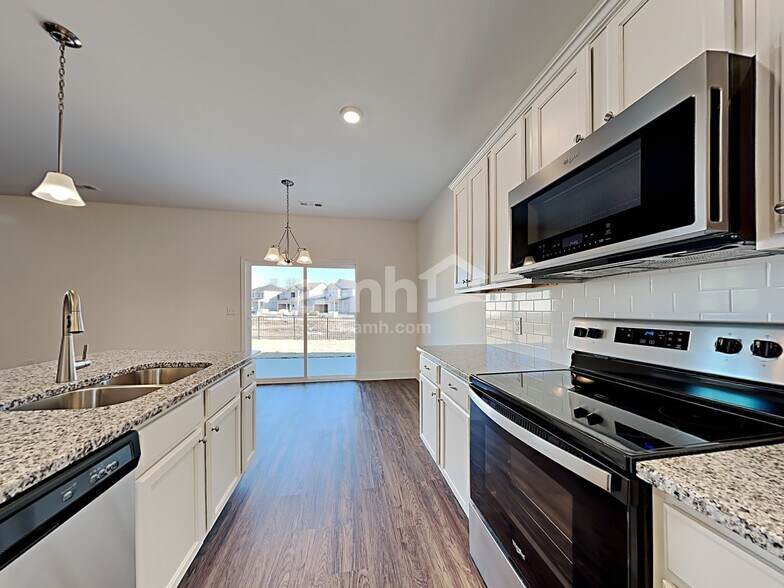 Building Photo - 4873 Chutney Dr