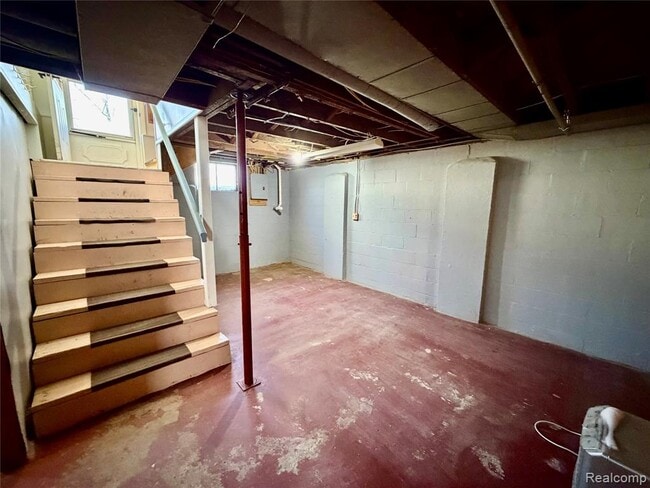 Building Photo - 413 Bridson St