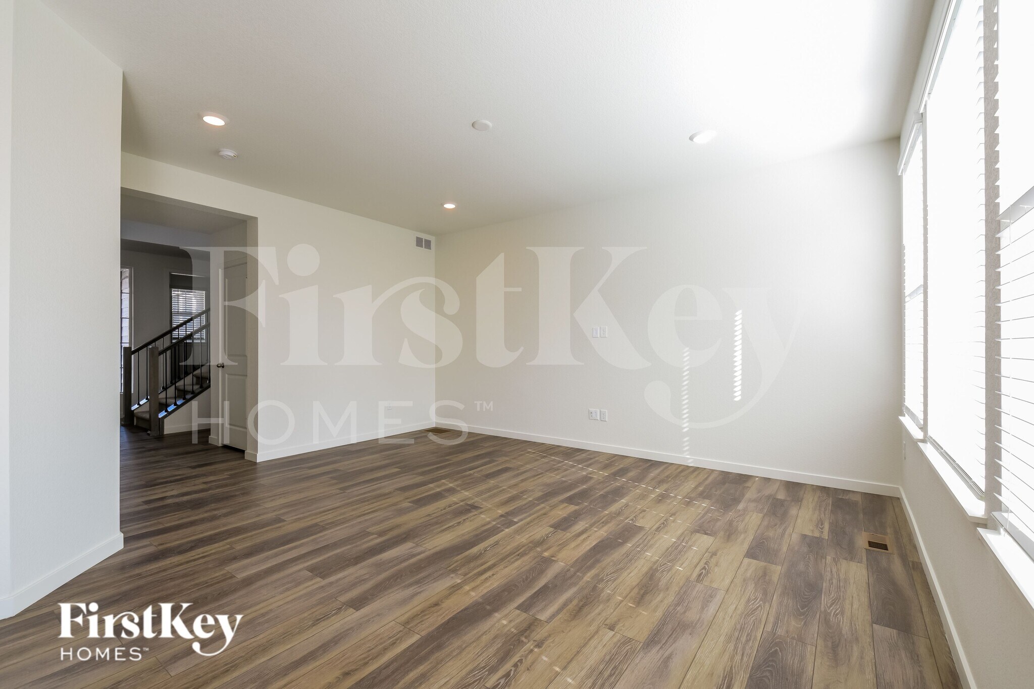 Building Photo - 10994 Uvalda St