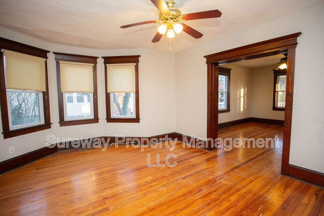 Building Photo - 5753 Rogers Ave