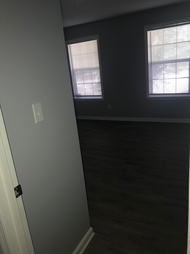 Building Photo - 712 Ridge Creek Dr