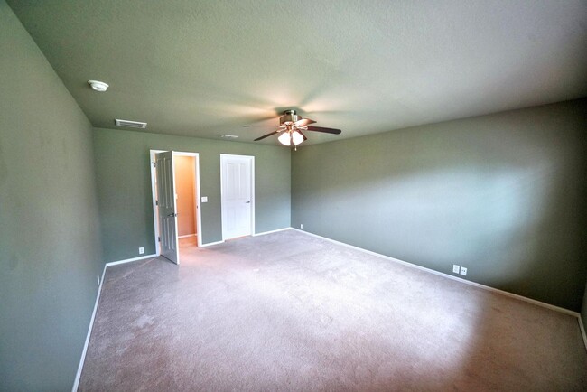 Building Photo - Charming 3-Bedroom Home in Schertz - Great...