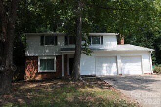 Building Photo - 9211 Nash Ave