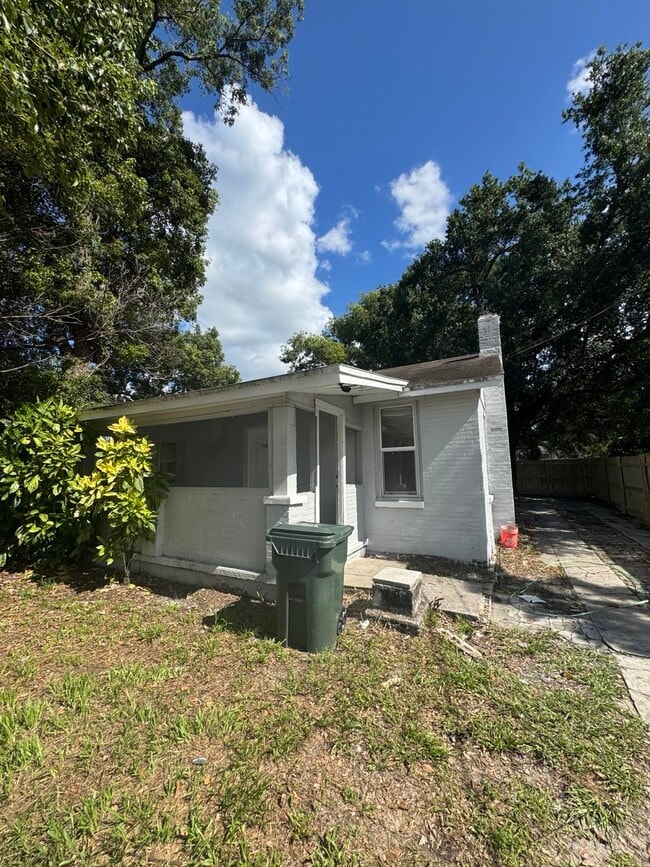 Primary Photo - 1138 Olive St