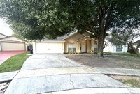 Building Photo - 8008 Aspencrest Ct