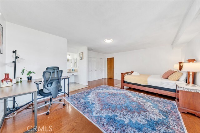 Building Photo - 1345 S Jellick Ave