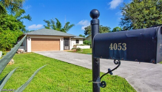 Building Photo - 4053 Seaoats Ln