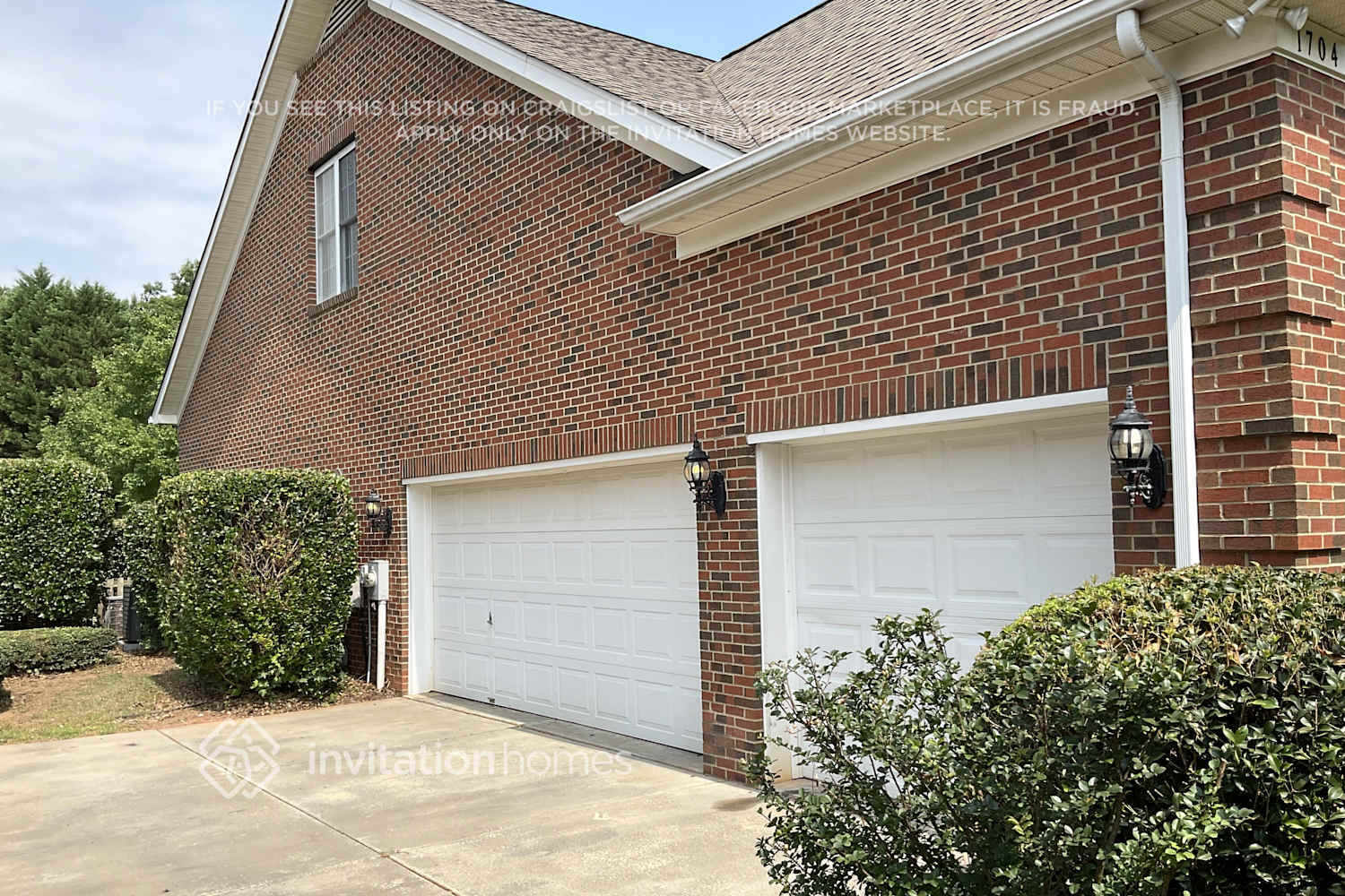 Building Photo - 1704 Crestgate Dr