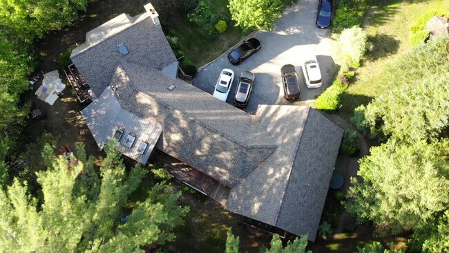 Building Photo - 140 Paquette Cir