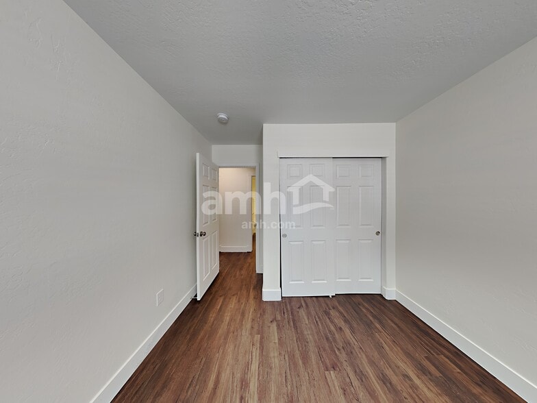 Building Photo - 7457 E Laguna Azul Ave