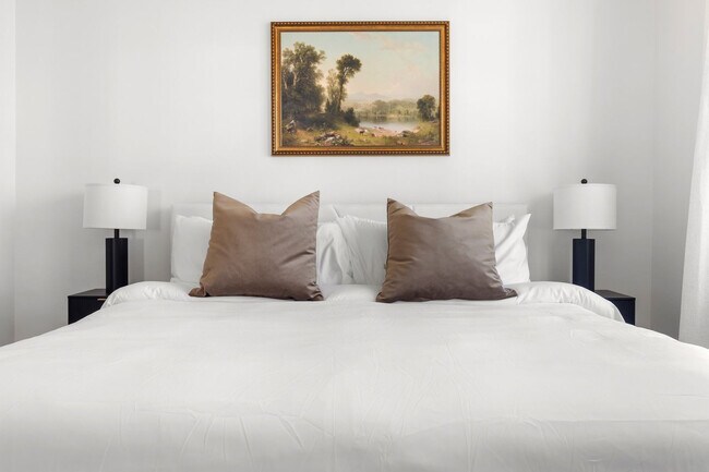 Building Photo - 1301 Leah Ave