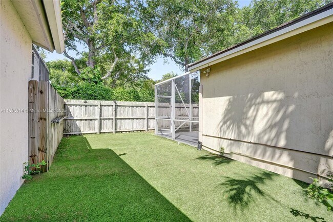 Building Photo - 4161 Sapphire Terrace